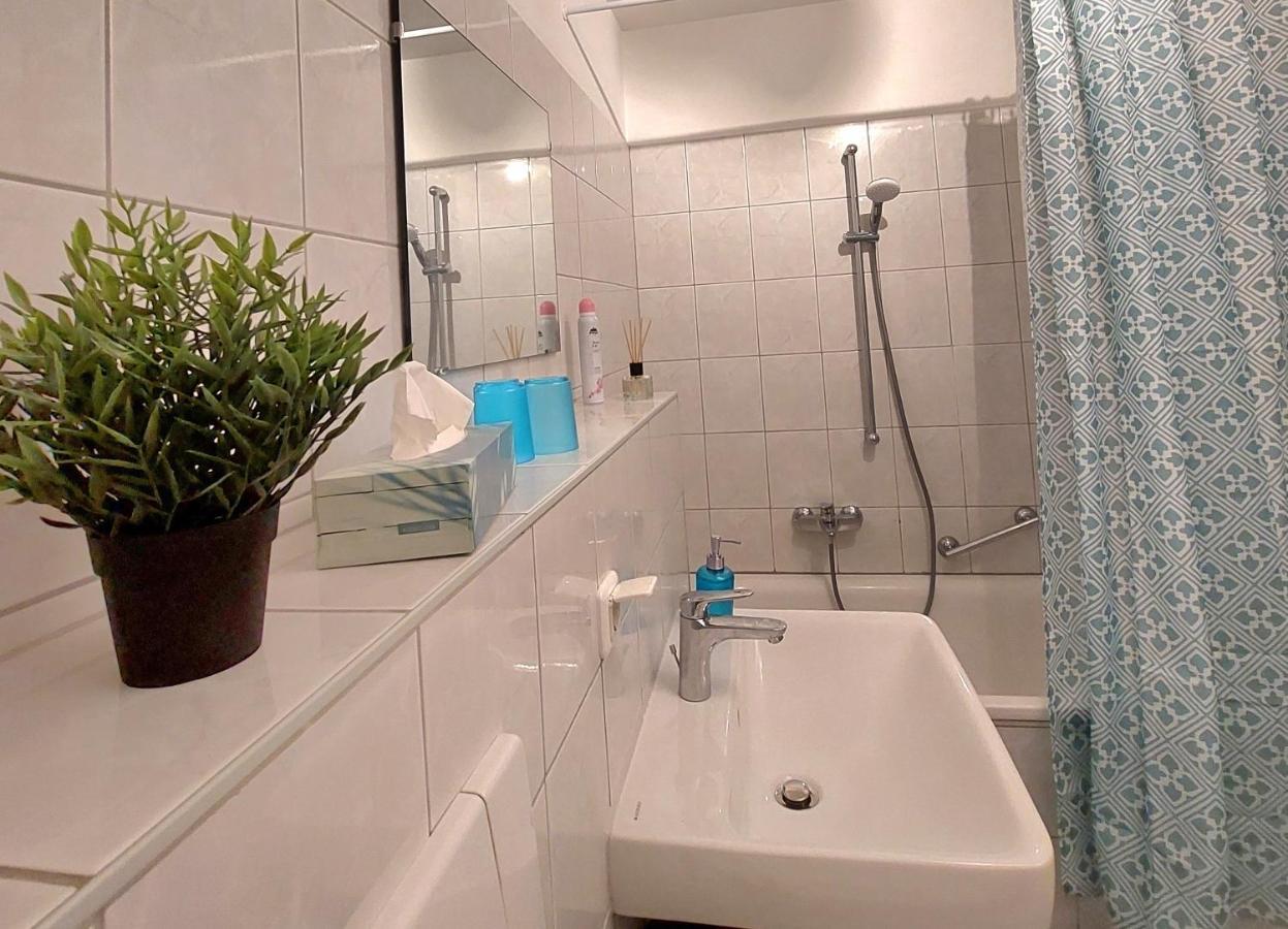 Moderne Wohnung Mit Vollausstattung In Ruhiger Lage, W-Lan Grossrohrsdorf Exteriér fotografie